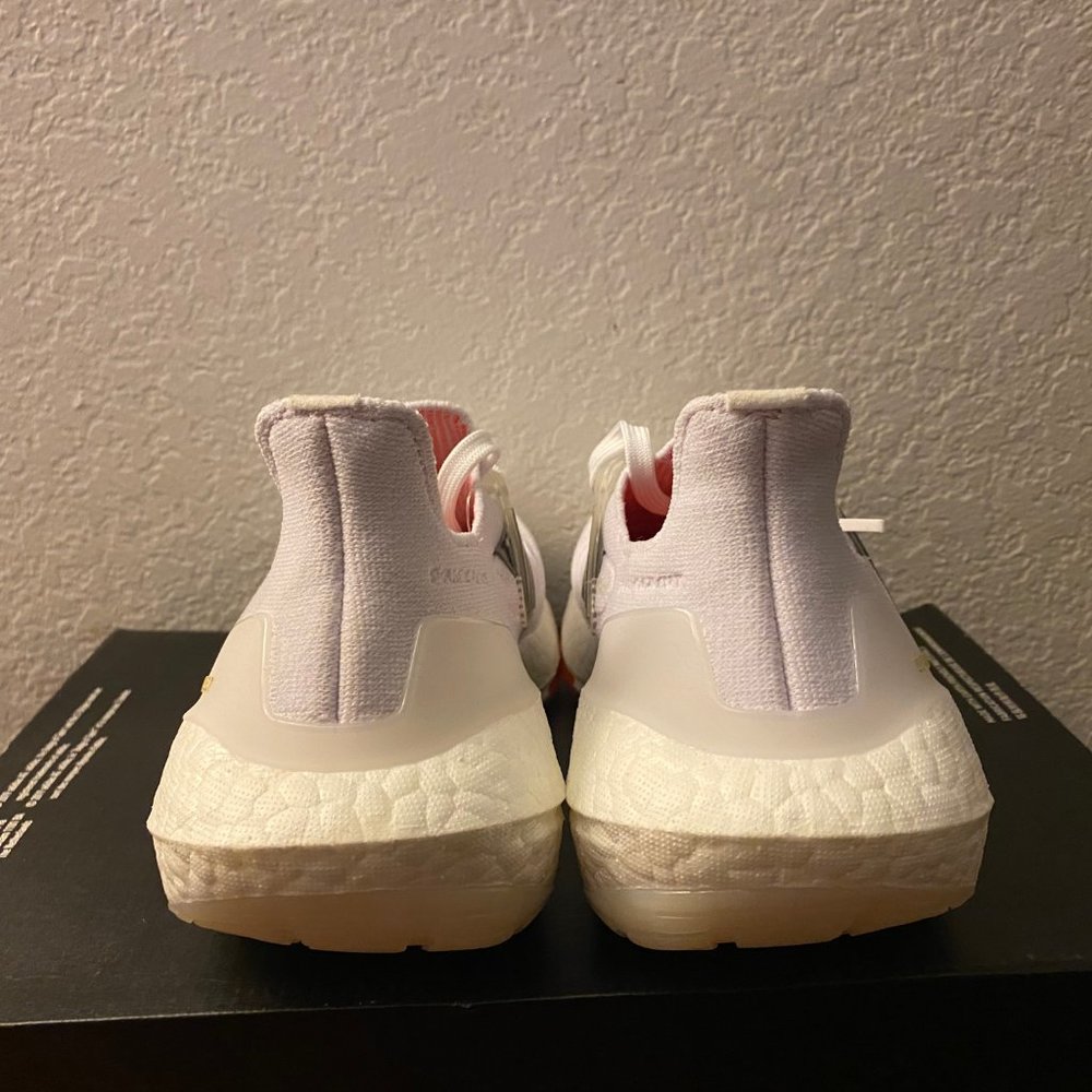 Adidas Wmns UltraBoost 21 Tokyo White Red Lifestyle Shoes S23840 BRAND NEW - Picture 4 of 5